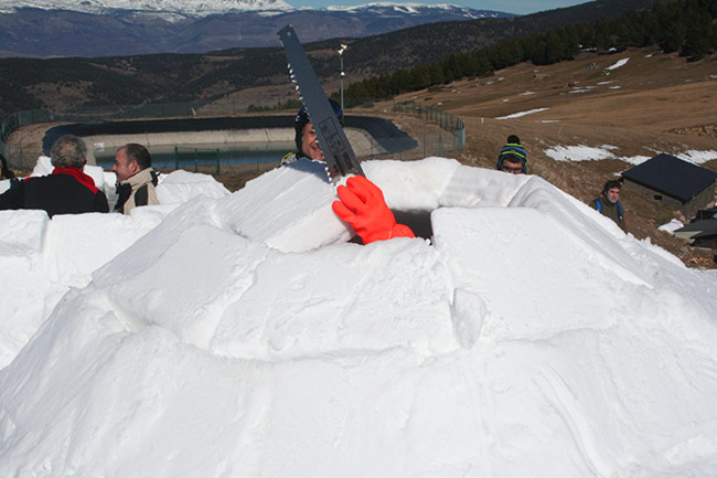 Igloo building contest in the Pyrenees