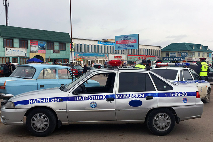 Bribing corrupt policemen in Bishkek